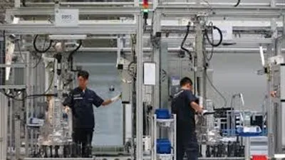 نشاط المصانع الصينية ينكمش للشهر الرابع مع تصاعد الضغوط التجارية