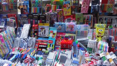 مطرانية المنيا تفتتح معرضا للمستلزمات الدراسية بمقرها