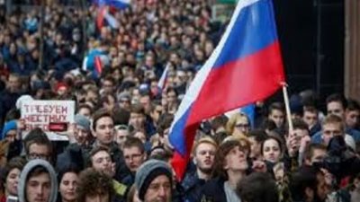 الآلاف من الروس يتجمهرون للمطالبة بإجراء انتخابات حرة