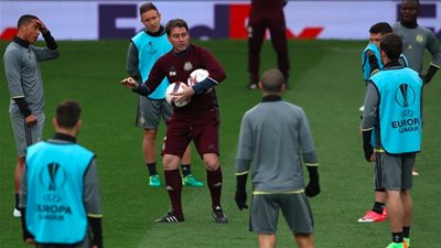 يتقدمهم صالح جمعة.. المهددون برصاصات رينيه فايلر في الأهلي