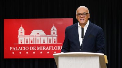 وزير: معركة كولومبيا ضد المتمردين ستكون أسهل بدون 