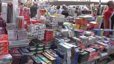 مع اقتراب العام الدارسي الجديد.. أسعار الأدوات المدرسية في الأسواق المصرية