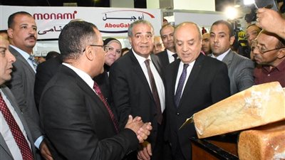 افتتاح معرض 