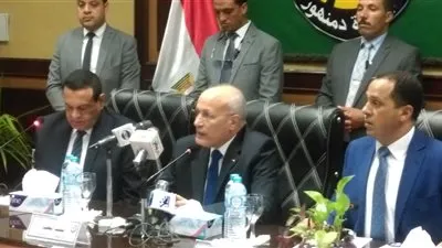 بدء المؤتمر الصحفي لوزير الإنتاح الحربي لإعلان تفاصيل تدشين مشروع إنشاء أول مستشفى جامعي وكلية للطب بالبحيرة (صور)