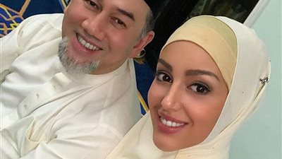 للمرة الأولى .. ملكة جمال موسكو تتحدث عن أسباب طلاقها من ملك ماليزيا