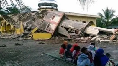 الطلاب الإندونيسيون يخترعون الزنجبيل للعثور على ضحايا الزلزال