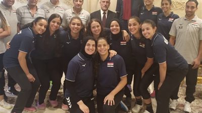 محافظ الإسماعيلية يستقبل المنتخب المصري للناشئات للكرة الطائرة 