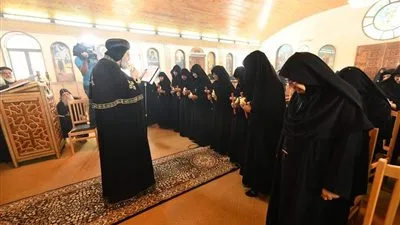 البابا تواضروس يتمم طقس الراهبات الجدد لدير مارجرجس بحارة زويلة وسيدي كرير (صور)
