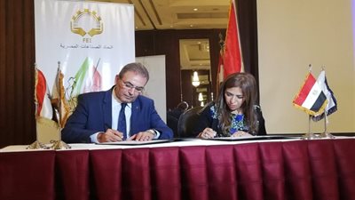 إحداهم مع شركة سعودية إمارتية.. 