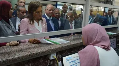 وزيرة التخطيط ومحافظ القاهرة يفتتحان المركز التكنولوجي بحي المطرية (صور)