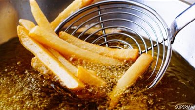 بريطاني تناول البطاطس و