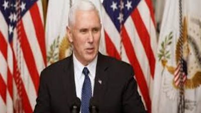 الديمقراطيون الأمريكيون ينتقدون بنس للبقاء في فندق ترامب في أيرلندا