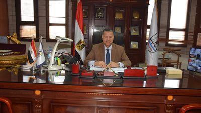 محافظ بني سويف يتابع جهود القطاع الصحي في مجالات الخدمات الطبية والعلاجية والرقابة الصحية على الأسواق