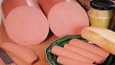 احذري تناول أطفالك اللانشون.. يدمر الكبد ويعرض الإنسان للإصابة بالسرطان 