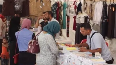 الأسعار ونسب الخصم.. جولة داخل معرض المستلزمات المدرسية بالدقي (فيديو)