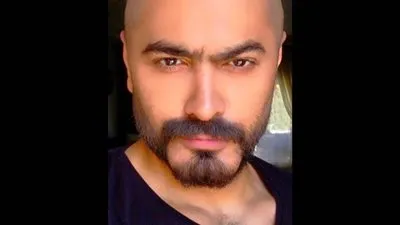 للمرة الأولى تامر حسني بدون شعر.. كيف ظهر لجمهوره؟ 