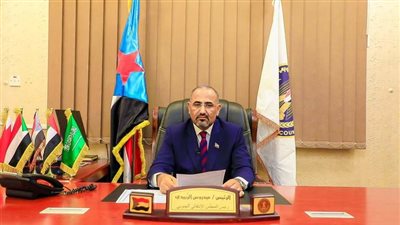 رئيس المجلس الانتقالي الجنوبي باليمن يصل جدة استجابة لدعوة سعودية