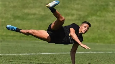 ألكسيس سانشيز يفتح النار على مانشستر يونايتد