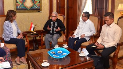 وزيرة الهجرة تلتقي السفير الفلبيني بالقاهرة لبحث التعاون