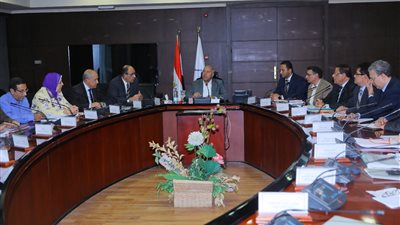 تفاصيل هامة باجتماع وزاري مع رؤساء الموانئ الجافة والنقل النهري 