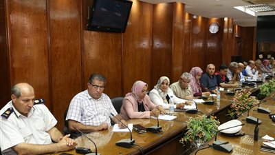 محافظ السويس يصدر قرارات هامة استعدادا للعام الدراسي الجديد (صور)