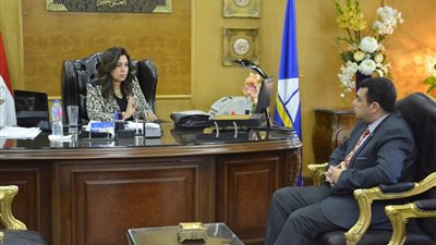 محافظ دمياط تطالب رئيس الزرقا الجديد بالتواصل مع الاهالي 