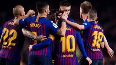 نجم برشلونة غاضب من إدارة البرسا