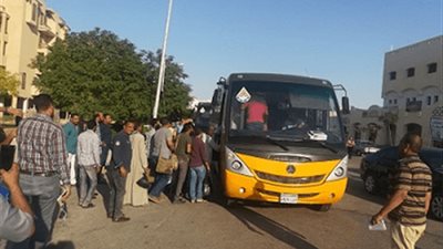 لو طالب ومن سكان العاشر.. وسائل مواصلات 