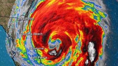 مئات الآلاف يخلون منازلهم فى جزر كارولينا الأمريكية لدى وصول 