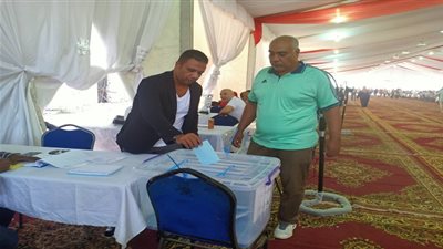 حمادة أنور يدلي بصوته في عمومية الزمالك