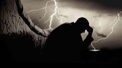 ومن يهن الله فما له من مكرم