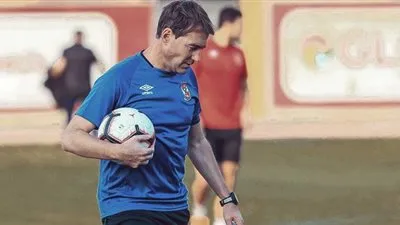 أول شكوي من مدرب الأهلي الجديد
