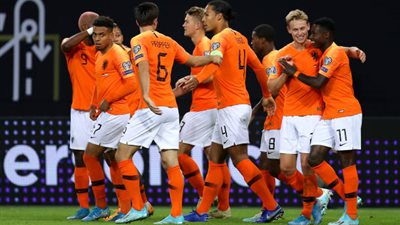 هولندا تهز شباك ألمانيا بالهدف الثاني (فيديو)