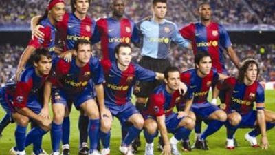 نجم برشلونة السابق يعلن اعتزاله كرة القدم