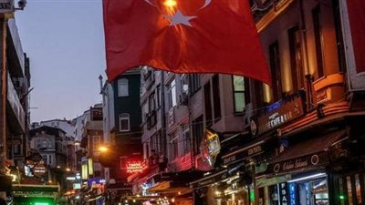 تراجع العملة وتدهور المؤشرات الاقتصادية.. 