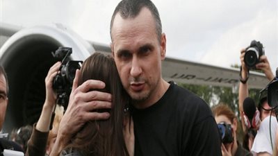 أوكرانيا وروسيا تتبادلان الأسري في خطوة لتحسين العلاقات