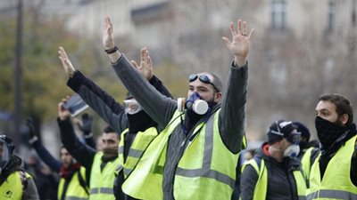 فرنسا: عودة احتجاجات السترات الصفراء مجددا إلى الشوراع     