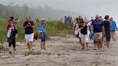 الآلاف في جزر البهاما يفرون من دمار إعصار دوريان
