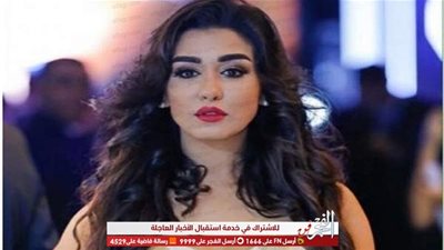 جيهان خليل في إطلالة سوداء مع الحصان (صور)