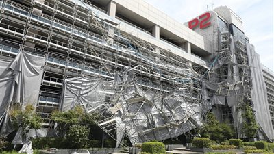 شاهد.. إعصار عنيف يضرب اليابان