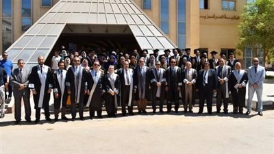 محافظ الفيوم يشهد حفل تخرج الدفعة الأولى بكلية الصيدلة.. (صور) 