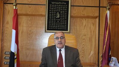 رئيس جامعة الفيوم يصدر قرار بتجديد تعيين 11 من أعضاء هيئة التدريس بالجامعة 