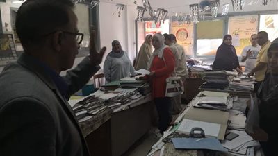 وكيل وزارة الصحة يلتقي الموظفين قبيل رحيله (صور)