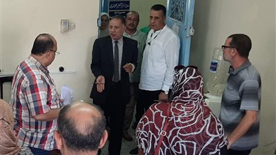 وكيل تعليم دمياط يتفقد سير العمل في الإدارات (صور)