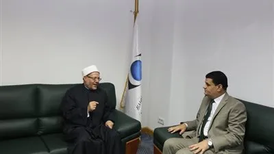 المفتى اثناء زيارته لجهاز حماية المستهلك: المحتكر ملعون ومن غشنا فليس منا