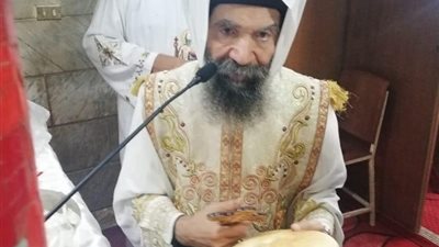 الأنبا بسنتي يترأس قداس ذكرى عيد 