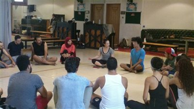 المدربة اليابانية شيمي فيوكوموري تبدأ ورشة ذاكرة الفضاءات والجسد بالمعاصر والتجريبي