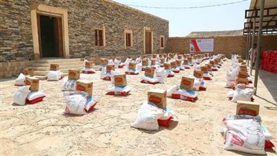 الإمارات توزع 1000 سلة غذائية بحضرموت في اليمن