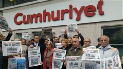 تركيا: الإفراج عن صحفيين معارضين بعد إدانتهم دعم الإرهاب