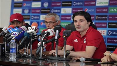 مدرب منتخب مصر السابق يوجه رسالة لمؤمن زكريا